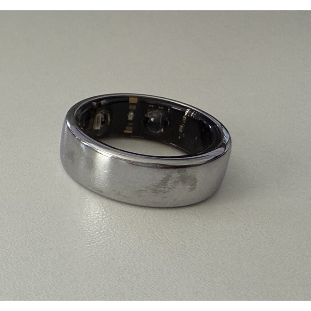 Oura Ring Gen3 Horizon Size 9 - Silver - Picture 4 of 7